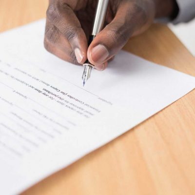 Read the fine print before you sign any contract in order to avoid NJ moving scams